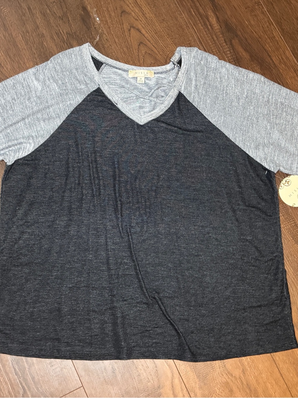 MISIA Curvy 3X Colorblock Raglan Top NWT - Picture 3 of 7